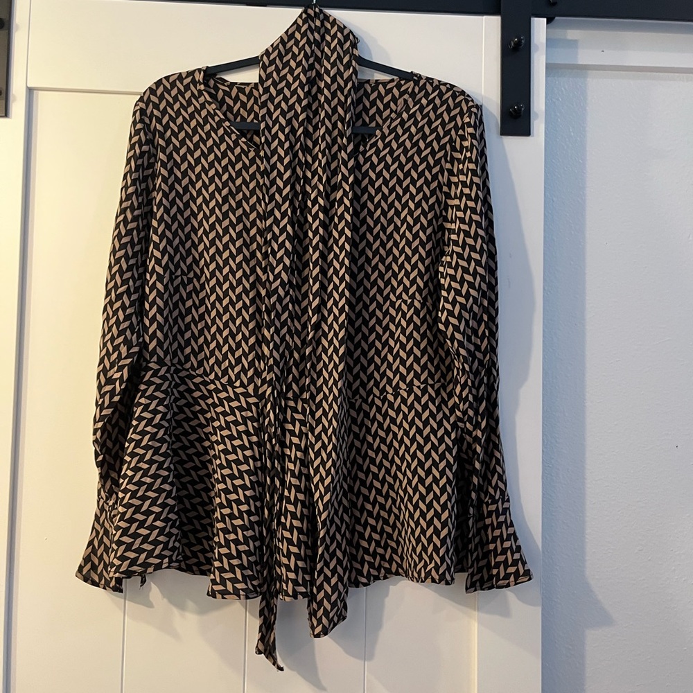 Falcon & Bloom Black and Tan Chevron Silk Blouse (M)